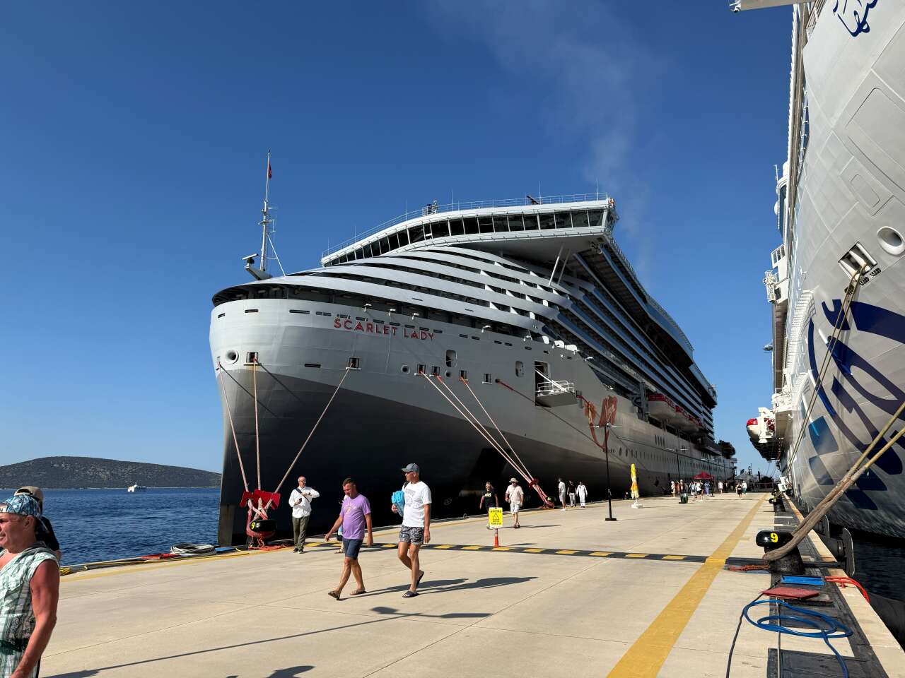 Bodrum’a Kruvaziyer Akını: İki Dev Gemiyle 5 Bine Yakın Turist Geldi, Ruslar İlk Kez Bodrum’da 1